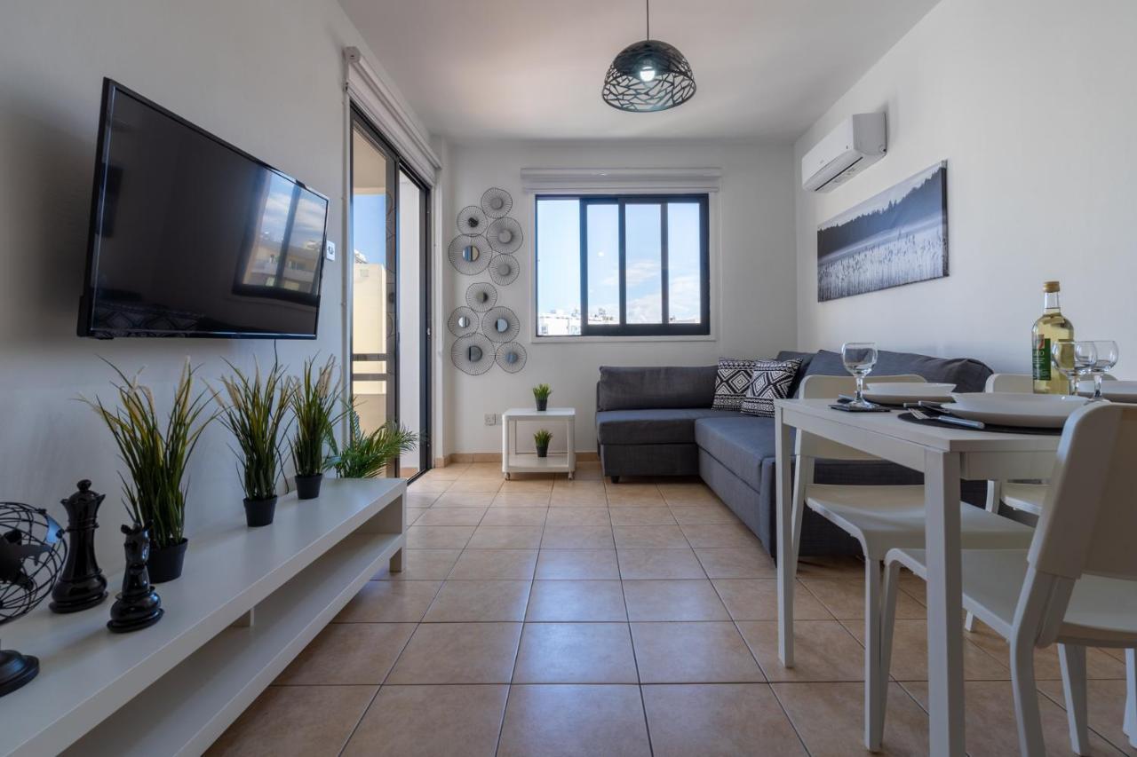 Polyn 1- Bedroom Apartment In Larnaca Exteriér fotografie