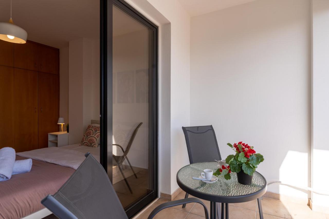 Polyn 1- Bedroom Apartment In Larnaca Exteriér fotografie