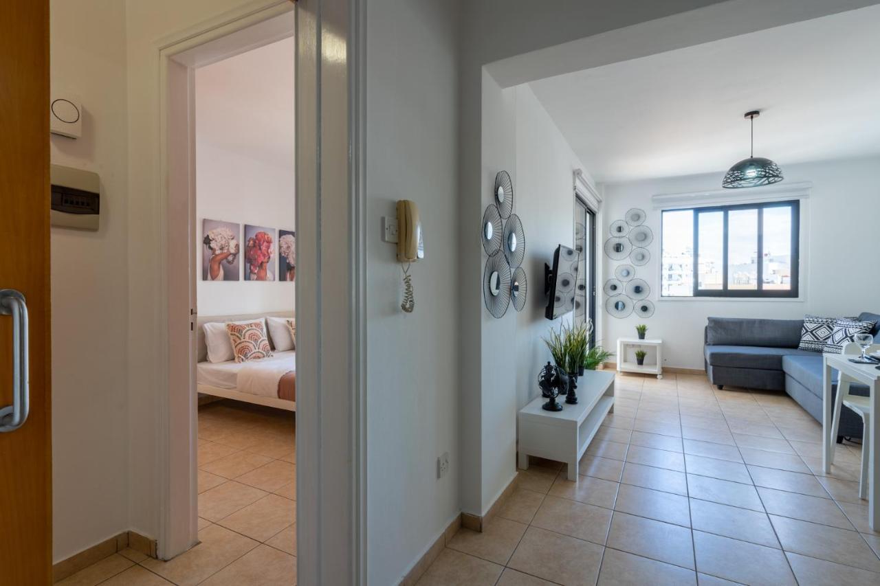 Polyn 1- Bedroom Apartment In Larnaca Exteriér fotografie